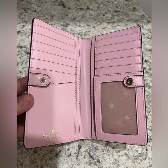 LIKE NEW Kate Spade Staci Wallet 🩷 - Picture 3 of 8